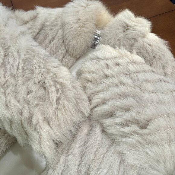 (SOLD) SAGA FOX Real Fur Coat (S) white / grey - Picture 7 of 7